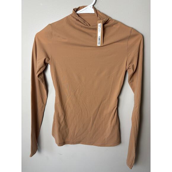 Skims Fits Everybody Turtleneck Top Sienna Small NWT - Picture 2 of 3